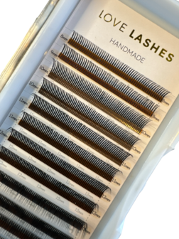 Wetlook Lashes easy volume extensions - handmade by Love Lashes